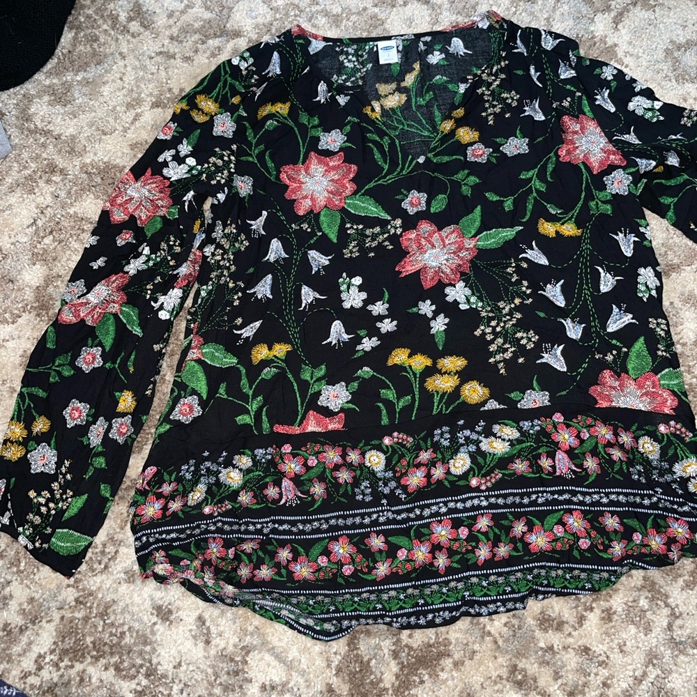 Old Navy size small blouse